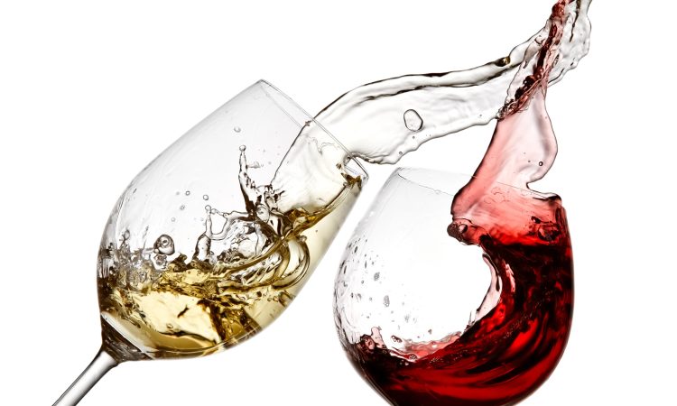 Red and white wine splash