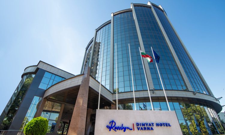 Rosslyn-Dimyat-Exterior-scaled