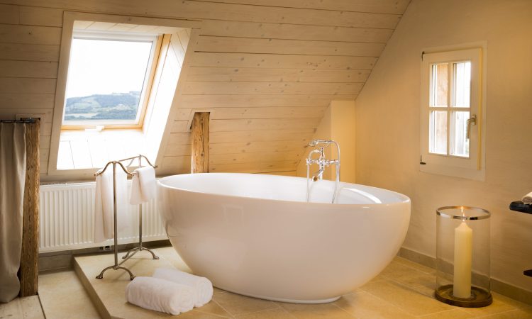 golden-hill--chalet-steinfuchs-badewanne_32245136781_o